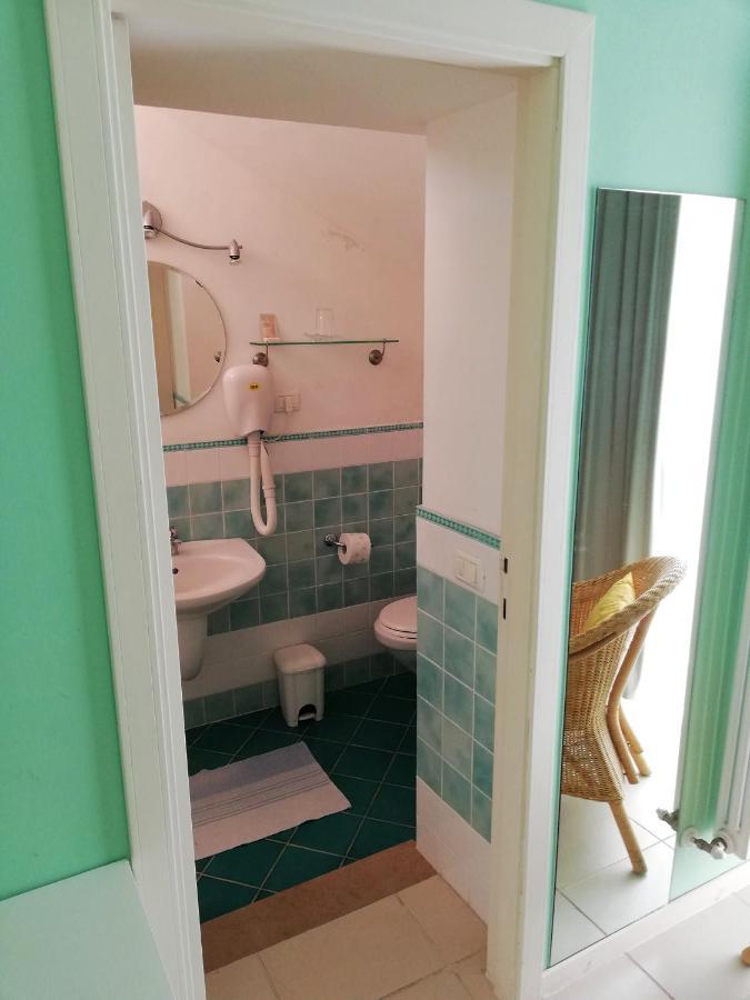 La Ginestra Bed & Breakfast ซีโรโล ภายนอก รูปภาพ